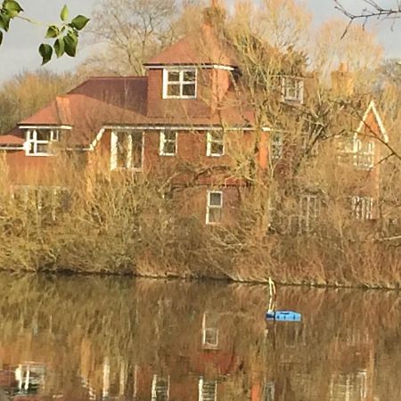 Fairlawn Panzió Bishops Waltham Kültér fotó